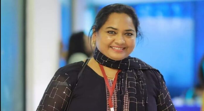 അമ്മ താര സംഘടനയിൽ നടക്കുന്നത് ആരെയും ഞെട്ടിപ്പിക്കുന്ന സംഭവങ്ങളാണെന്ന് നടി ഉഷാ ഹസീന അമ്മ താര സംഘടനയിൽ നടക്കുന്നത് ആരെയും ഞെട്ടിപ്പിക്കുന്ന സംഭവങ്ങളാണെന്ന് നടി ഉഷാ ഹസീന