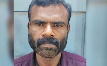 അമ്മയുടെ കഴുത്തിൽ കത്തിയമർത്തി കൈ പിടിച്ചുതിരിച്ച് ഒടിച്ചു ; മകൻ അറസ്റ്റിൽ