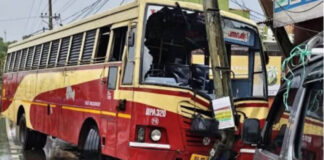 കോന്നിയില് കെ.എസ്.ആര്.റ്റി സി ബസ് ഇലക്ട്രിക് പോസ്റ്റില് ഇടിച്ച് മൂന്ന് യാത്രക്കാര്ക്ക് പരിക്ക്