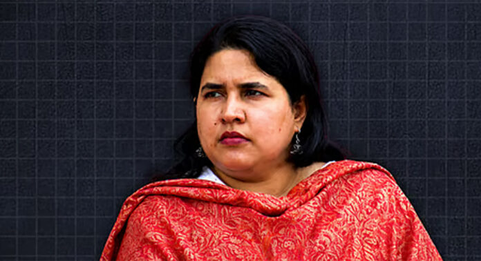 മാസപ്പടിക്കേസ് ; വീണ വിജയൻ ട്രാന്സ്പോര്ട്ടര്മാര്ക്ക് കമ്മീഷന് നല്കി തട്ടിപ്പ് നടത്തിയെന്ന് കണ്ടെത്തല് മാസപ്പടിക്കേസ് ; വീണ വിജയൻ ട്രാന്സ്പോര്ട്ടര്മാര്ക്ക് കമ്മീഷന് നല്കി തട്ടിപ്പ് നടത്തിയെന്ന് കണ്ടെത്തല്