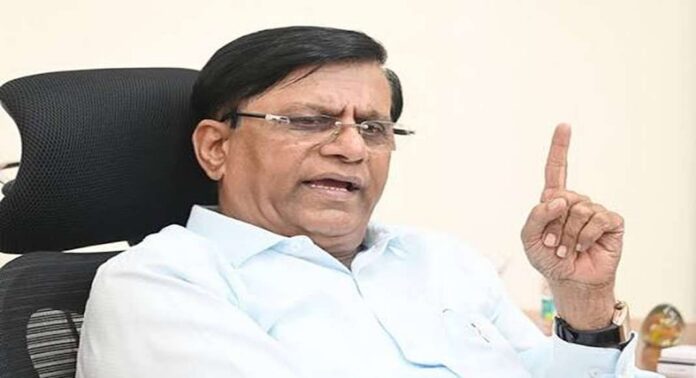 കർണാടകയിൽ ഉന്നത വിദ്യാഭ്യാസ മന്ത്രി ബസവരാജ് രായറെഡ്ഡിക്കെതിരെ പ്രതിഷേധം ശക്തമാകുന്നു കർണാടകയിൽ ഉന്നത വിദ്യാഭ്യാസ മന്ത്രി ബസവരാജ് രായറെഡ്ഡിക്കെതിരെ പ്രതിഷേധം ശക്തമാകുന്നു