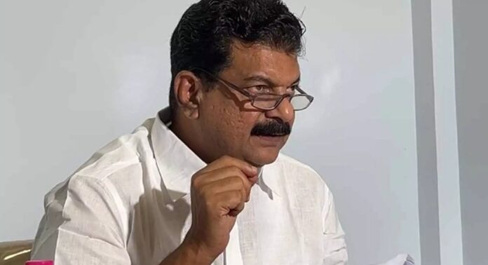 ബേപ്പൂരിലെ തിരഞ്ഞെടുപ്പ് തോൽവിയിൽ കോൺഗ്രസിനെതിരെ പി വി അൻവർ ബേപ്പൂരിലെ തിരഞ്ഞെടുപ്പ് തോൽവിയിൽ കോൺഗ്രസിനെതിരെ പി വി അൻവർ