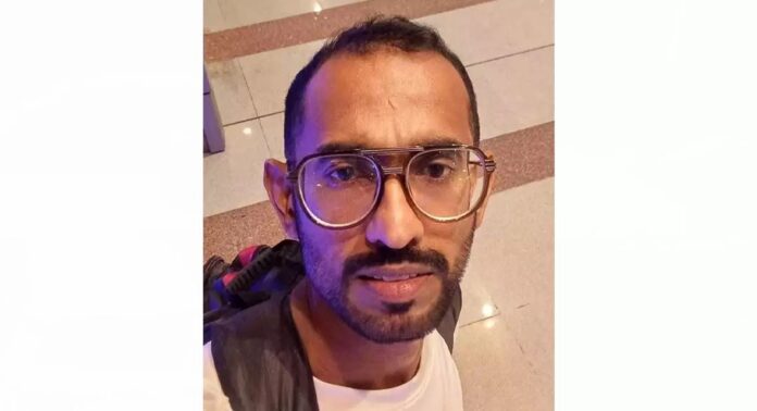 ഒമാനിലെ സൂർ ഖൽഹാത്ത് മേഖലയിലുണ്ടായ വാഹനാപകടത്തിൽ കണ്ണൂർ സ്വദേശി മരിച്ചു ഒമാനിലെ സൂർ ഖൽഹാത്ത് മേഖലയിലുണ്ടായ വാഹനാപകടത്തിൽ കണ്ണൂർ സ്വദേശി മരിച്ചു