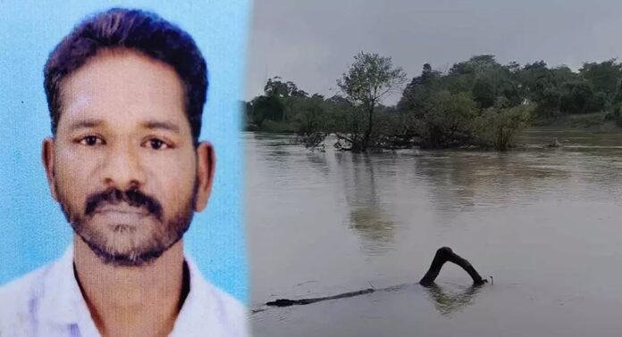 കബനി നദി കുറുകെ കടക്കുന്നതിനിടെ ചങ്ങാടം മറിഞ്ഞ് മധ്യവയസ്കനെ കാണാതായി കബനി നദി കുറുകെ കടക്കുന്നതിനിടെ ചങ്ങാടം മറിഞ്ഞ് മധ്യവയസ്കനെ കാണാതായി