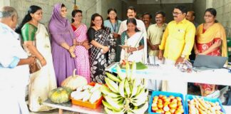 ഓണം സമൃദ്ധി കർഷക വിപണി ഇലന്തൂരിൽ ബ്ലോക്ക് പഞ്ചായത്ത് പ്രസിഡൻ്റ് ഗീത സജീവ് ഭാസ്കർ ഉദ്ഘാടനം ചെയ്തു