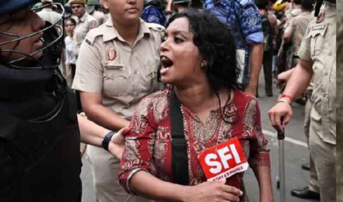 ജെ.എൻ.യു യൂണിയൻ വൈസ് പ്രസിഡന്റിന് നേരെ വധഭീഷണി ; ‘അടുത്ത നിർഭയ ആവണമോ?’ എന്ന് ചോദിച്ച് സന്ദേശം ജെ.എൻ.യു യൂണിയൻ വൈസ് പ്രസിഡന്റിന് നേരെ വധഭീഷണി ; ‘അടുത്ത നിർഭയ ആവണമോ?’ എന്ന് ചോദിച്ച് സന്ദേശം