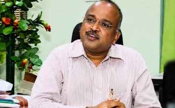 കശുവണ്ടി കോർപ്പറേഷൻ അഴിമതി ; ഖാദി ബോർഡ് സെക്രട്ടറി സ്ഥാനം രാജിവെച്ച് കെഎ രതീഷ്