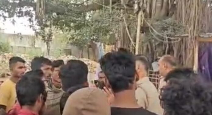 ഓപ്പറേഷൻ മുക്ത : അനധികൃത കുടിയേറ്റക്കാരായ 105 ബംഗ്ലാദേശികൾ പിടിയിൽ ഓപ്പറേഷൻ മുക്ത : അനധികൃത കുടിയേറ്റക്കാരായ 105 ബംഗ്ലാദേശികൾ പിടിയിൽ