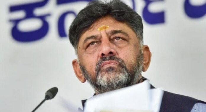 കർണാടക കോൺഗ്രസിൽ വൻ പൊട്ടിത്തെറി കർണാടക കോൺഗ്രസിൽ വൻ പൊട്ടിത്തെറി