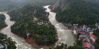 അതിതീവ്ര മഴയിൽ വിറങ്ങലിച്ച് കേരളം , പ്രളയ ഭീതിയിൽ 4 ജില്ലകൾ