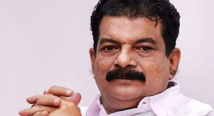 പിവി അൻവറിന് രഹസ്യങ്ങൾ ചേർത്തി നൽകിയ പോലീസുകാരുടെ സസ്പെൻഷൻ പിൻവലിച്ചു പിവി അൻവറിന് രഹസ്യങ്ങൾ ചേർത്തി നൽകിയ പോലീസുകാരുടെ സസ്പെൻഷൻ പിൻവലിച്ചു