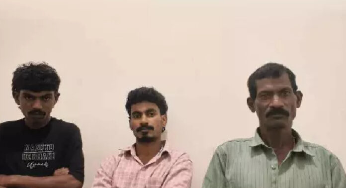 ബിഹാറിലെ അധ്യാപകന് നാട്ടിൽ കഞ്ചാവ് കച്ചവടം ; യുവാവ് എക്സൈസിന്റെ പിടിയിൽ ബിഹാറിലെ അധ്യാപകന് നാട്ടിൽ കഞ്ചാവ് കച്ചവടം ; യുവാവ് എക്സൈസിന്റെ പിടിയിൽ