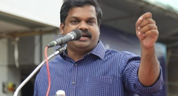 കോന്നിയിൽ ഉരുൾപൊട്ടലിലും കനത്ത മഴയിലും വൻ നാശനഷ്ടം : അടിയന്തിര ദുരിതാശ്വാസവും നാശനഷ്ടങ്ങളുടെ കണക്കെടുക്കാൻ ഉദ്യോഗസ്ഥ വിന്യാസവും വേണമെന്ന് അഡ്വ. കെ. യു. ജനീഷ് കുമാർ എം.എൽ.എ കോന്നിയിൽ ഉരുൾപൊട്ടലിലും കനത്ത മഴയിലും വൻ നാശനഷ്ടം : അടിയന്തിര ദുരിതാശ്വാസവും നാശനഷ്ടങ്ങളുടെ കണക്കെടുക്കാൻ ഉദ്യോഗസ്ഥ വിന്യാസവും വേണമെന്ന് അഡ്വ. കെ. യു. ജനീഷ് കുമാർ എം.എൽ.എ 