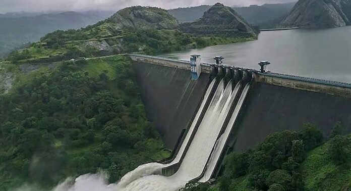 ജലനിരപ്പ് ഉയര്ന്നതോടെ മുല്ലപ്പെരിയാര് അണക്കെട്ട് തുറന്നു ജലനിരപ്പ് ഉയര്ന്നതോടെ മുല്ലപ്പെരിയാര് അണക്കെട്ട് തുറന്നു