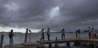 കനത്ത മഴ: വിനോദസഞ്ചാര കേന്ദ്രങ്ങളിൽ നിയന്ത്രണം ഏർപ്പെടുത്താൻ നിർദേശം