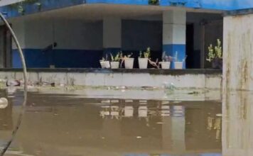 കോഴിക്കോട് ജില്ലാ ദുരന്തനിവാരണ അതോറിറ്റിക്ക് വിവരങ്ങൾ കൈമാറുന്ന സ്ഥാപനവും വെള്ളത്തിൽ മുങ്ങി