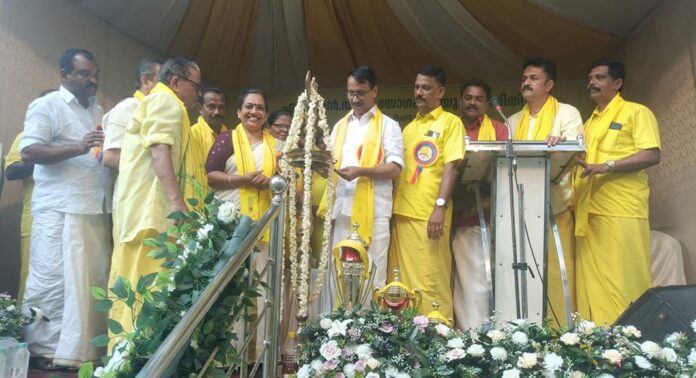 പെരുനാട് ശ്രീനാരായണ ഗുരുദേവ ജയന്തി വിപുലമായി ആഘോഷിച്ചു പെരുനാട് ശ്രീനാരായണ ഗുരുദേവ ജയന്തി വിപുലമായി ആഘോഷിച്ചു
