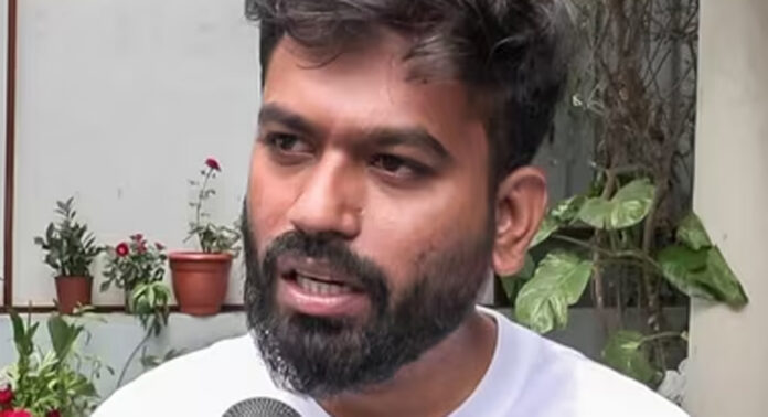 അനുമതിയില്ലാതെ സ്കൂളിൽ കയറി, ക്ലാസ്സ് മുറികളിൽ ഇരുന്നു ; സിജെപി സ്ഥാപകൻ അഭിജീത് ദിപ്കയ്ക്കെതിരെ കേസ് അനുമതിയില്ലാതെ സ്കൂളിൽ കയറി, ക്ലാസ്സ് മുറികളിൽ ഇരുന്നു ; സിജെപി സ്ഥാപകൻ അഭിജീത് ദിപ്കയ്ക്കെതിരെ കേസ്