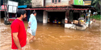 അച്ചന്കോവിലാറ്റിലും പമ്പയിലും ജല നിരപ്പ് ക്രമാതീതമായി ഉയരുന്നു : ഫയർ ഫോഴ്സിന്റെ മൂന്ന് അധിക ബോട്ടുകൾ കൊല്ലത്തു നിന്നും രണ്ട് എണ്ണം ആലപ്പുഴയിൽ നിന്നും ആറന്മുളയിലേക്ക്