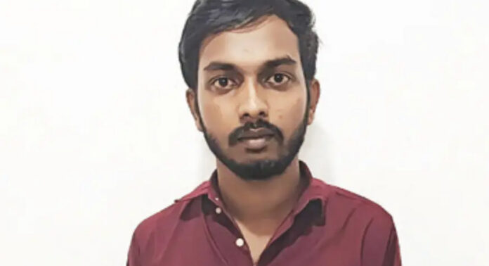 ഐ.പി.എസ്. ട്രെയിനിഎന്നാ വ്യാജേന പ്രായപൂർത്തിയാകാത്ത പെൺകുട്ടിയെ പീഡിപ്പിച്ചു ; 22-കാരൻ അറസ്റ്റിൽ ഐ.പി.എസ്. ട്രെയിനിഎന്നാ വ്യാജേന പ്രായപൂർത്തിയാകാത്ത പെൺകുട്ടിയെ പീഡിപ്പിച്ചു ; 22-കാരൻ അറസ്റ്റിൽ