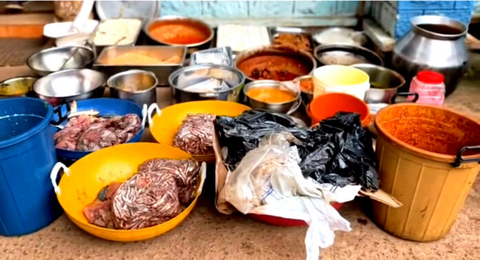 അടൂരില് ഹോട്ടല് ആന്റ് റസ്റ്റോറന്റ് അസോസിയേഷന് നേതാക്കളുടെ ഹോട്ടലുകളില് നിന്നും പഴകിയ ഭക്ഷ്യ വസ്തുക്കള് പിടിച്ചെടുത്തു അടൂരില് ഹോട്ടല് ആന്റ് റസ്റ്റോറന്റ് അസോസിയേഷന് നേതാക്കളുടെ ഹോട്ടലുകളില് നിന്നും പഴകിയ ഭക്ഷ്യ വസ്തുക്കള് പിടിച്ചെടുത്തു