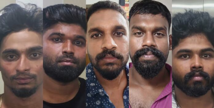 അർജ്ജുൻ ആയങ്കിയുമായി ബന്ധം ; തിരുവനന്തപുരത്ത് 5 പേർ കസ്റ്റഡിയിൽ അർജ്ജുൻ ആയങ്കിയുമായി ബന്ധം ; തിരുവനന്തപുരത്ത് 5 പേർ കസ്റ്റഡിയിൽ