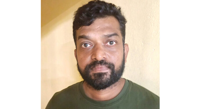 സ്കൂട്ടറിന് സൈഡ് കൊടുക്കാത്തതിന് കാർ ഡ്രൈവറുടെ മൂക്ക് ഇടിച്ചു തകർത്തു : പത്തനംതിട്ട സ്വദേശിയെ അറസ്റ്റ് ചെയ്തു സ്കൂട്ടറിന് സൈഡ് കൊടുക്കാത്തതിന് കാർ ഡ്രൈവറുടെ മൂക്ക് ഇടിച്ചു തകർത്തു : പത്തനംതിട്ട സ്വദേശിയെ അറസ്റ്റ് ചെയ്തു