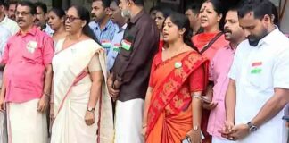 കോഴിക്കോട് ദേശീയഗാനവും വന്ദേമാതരവും ഒരേസമയം ആലപിച്ച സംഭവം : നിയമവശം പരിശോധിച്ച ശേഷം തുടർനടപടിയെന്ന് പോലീസ്