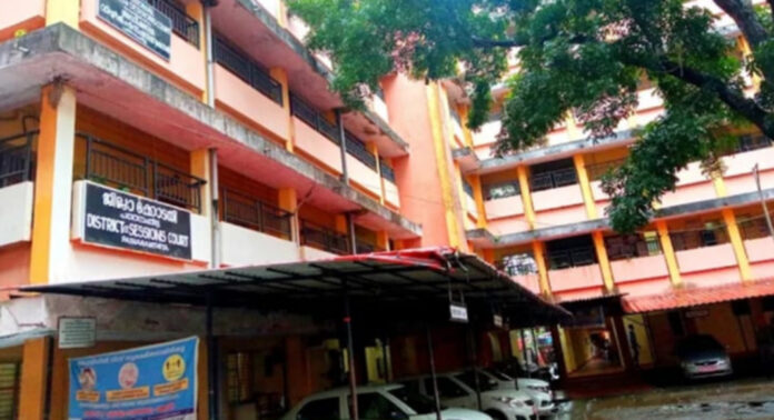 പത്തനംതിട്ട മിനി സ്റ്റേഷനിലെ 12 ഓഫീസുകള് മാറ്റി പ്രവര്ത്തനം ആരംഭിച്ചു പത്തനംതിട്ട മിനി സ്റ്റേഷനിലെ 12 ഓഫീസുകള് മാറ്റി പ്രവര്ത്തനം ആരംഭിച്ചു