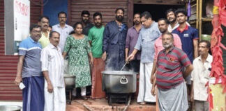റാന്നിയില് ഒറ്റപ്പെട്ടുപ്പോയ ജനങ്ങൾക്കും രക്ഷാപ്രവര്ത്തകര്ക്കും ഭക്ഷണം ഒരുക്കി സി.പി.എം പ്രവര്ത്തകര്