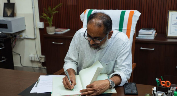 മലയാള സർവകലാശാലയിലെ ജാതി അധിക്ഷേപ പരാതി : ജുഡീഷ്യൽ അന്വേഷണം നടത്തും ; ഡോ. സി ആർ പ്രസാദ് മലയാള സർവകലാശാലയിലെ ജാതി അധിക്ഷേപ പരാതി : ജുഡീഷ്യൽ അന്വേഷണം നടത്തും ; ഡോ. സി ആർ പ്രസാദ്