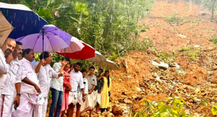 പേമാരിയും ഉരുള്പൊട്ടലും നടന്ന മലയോര മേഖലക്ക് പ്രത്യേക സഹായധന പാക്കേജ് അനുവദിക്കണം : ജില്ലാ കോണ്ഗ്രസ് കമ്മിറ്റി പേമാരിയും ഉരുള്പൊട്ടലും നടന്ന മലയോര മേഖലക്ക് പ്രത്യേക സഹായധന പാക്കേജ് അനുവദിക്കണം : ജില്ലാ കോണ്ഗ്രസ് കമ്മിറ്റി