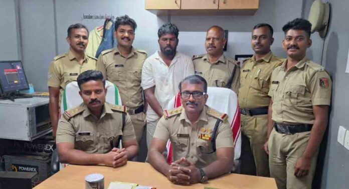 ലക്ഷങ്ങൾ വിലയുള്ള മെത്താംഫെറ്റാമിൻ കടത്ത് ; വാളയാറിൽ യുവാവ് പിടിയിൽ ലക്ഷങ്ങൾ വിലയുള്ള മെത്താംഫെറ്റാമിൻ കടത്ത് ; വാളയാറിൽ യുവാവ് പിടിയിൽ