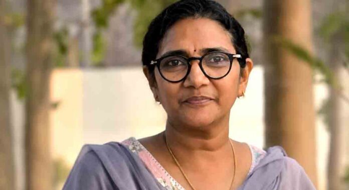 ഹെൽത്ത് ഇൻസ്പെക്ടർ ദീപ ലേഖയുടെ മരണം ; എൻജിഒ യൂണിയൻ ആരോഗ്യ മന്ത്രിക്ക് ഇന്ന് പരാതി നൽകും ഹെൽത്ത് ഇൻസ്പെക്ടർ ദീപ ലേഖയുടെ മരണം ; എൻജിഒ യൂണിയൻ ആരോഗ്യ മന്ത്രിക്ക് ഇന്ന് പരാതി നൽകും
