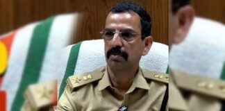 ഡെപ്യൂട്ടി എക്സൈസ് കമ്മീഷണര് അശോക് കുമാറിന്റെ വീട്ടില് വിജിലന്സിന്റെയും എക്സൈസ് കമ്മീഷണറുടെയും നേതൃത്വത്തില് മിന്നല് പരിശോധന