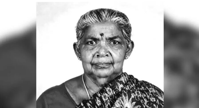 വയോധികയെ കഴുത്തറുത്ത് കൊലപ്പെടുത്തി ; സ്വർണ്ണവും പണവും കാണാനില്ല, കൊല കവർച്ചയ്ക്കിടെയെന്ന് സംശയം വയോധികയെ കഴുത്തറുത്ത് കൊലപ്പെടുത്തി ; സ്വർണ്ണവും പണവും കാണാനില്ല, കൊല കവർച്ചയ്ക്കിടെയെന്ന് സംശയം