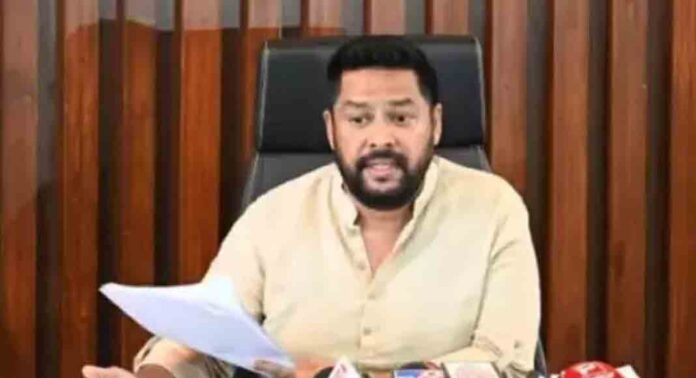 കർണാടകയിൽ കോൺഗ്രസ് സർക്കാരിന് തിരിച്ചടി ; മന്ത്രി ബി നാഗേന്ദ്ര രാജിവെച്ചു കർണാടകയിൽ കോൺഗ്രസ് സർക്കാരിന് തിരിച്ചടി ; മന്ത്രി ബി നാഗേന്ദ്ര രാജിവെച്ചു