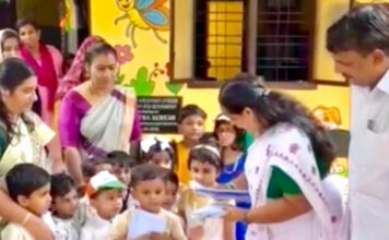 സ്വാതന്ത്ര ദിനത്തില് അംഗനവാടികളിൽ സൗജന്യ യൂണിഫോം നൽകി പത്തനംതിട്ട നഗരസഭ കൗൺസിലർ അഡ്വ.ഗീത സുരേഷ്