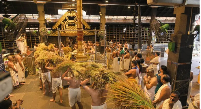 നിറക്കതിരുകളുടെ സമൃദ്ധിയിൽ ഗുരുവായൂർ ക്ഷേത്രത്തിൽ ഇല്ലം നിറ നിറക്കതിരുകളുടെ സമൃദ്ധിയിൽ ഗുരുവായൂർ ക്ഷേത്രത്തിൽ ഇല്ലം നിറ