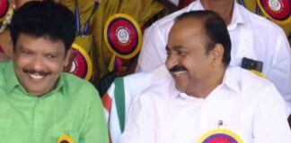 ബുധനാഴ്ചകളിൽ മുഖ്യമന്ത്രിയുടെ വാർത്താസമ്മേളനം കാണാൻ കാത്തിരിക്കും ; VDസതീശനെ വേദിയിലിരുത്തി പുകഴ്ത്തി ജഗദീഷ്