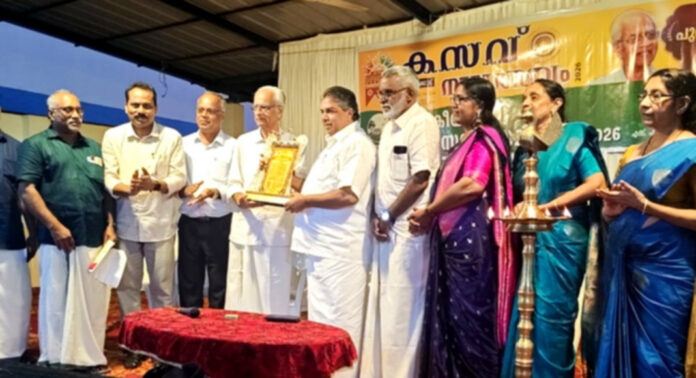 കാരയ്ക്കാട് കസവ് സാംസ്കാരിക സമിതിയുടെ “കസവ് പുരസ്കാരം” കെ.ജയകുമാറിന് കാരയ്ക്കാട് കസവ് സാംസ്കാരിക സമിതിയുടെ “കസവ് പുരസ്കാരം” കെ.ജയകുമാറിന്