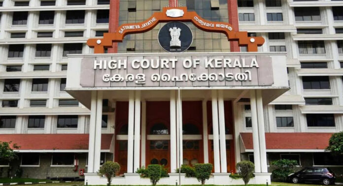 ദേവസ്വം കമ്മിഷണറുടെ ക്വാർട്ടേഴ്സിനും കാറിനും ചെലവിട്ടത് 28 ലക്ഷം ; വിമർശനവുമായി ഹൈക്കോടതി ദേവസ്വം കമ്മിഷണറുടെ ക്വാർട്ടേഴ്സിനും കാറിനും ചെലവിട്ടത് 28 ലക്ഷം ; വിമർശനവുമായി ഹൈക്കോടതി