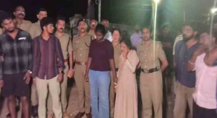 തുണിക്കച്ചവടത്തിന്റെ മറവില് ലഹരിവില്പ്പന ; തിരുവനന്തപുരത്ത് അമ്മയും മകനും അടക്കം നാല് പേര് പിടിയില് തുണിക്കച്ചവടത്തിന്റെ മറവില് ലഹരിവില്പ്പന ; തിരുവനന്തപുരത്ത് അമ്മയും മകനും അടക്കം നാല് പേര് പിടിയില്
