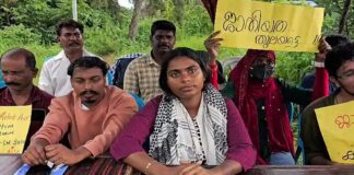 തിരൂർ മലയാളം സർവകലാശാലയ്ക്ക് മുൻപിൽ സമരവുമായി ഗവേഷകവിദ്യാർഥിനി