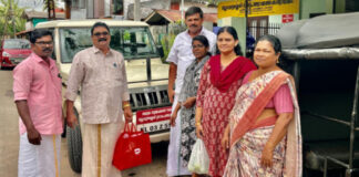 പ്രളയ ദുരന്തത്തില് പെട്ട് ക്യാമ്പുകള് കഴിയുന്നവര്ക്ക് ഭക്ഷണപ്പൊതികളെത്തിച്ച് മണി മാഷ്