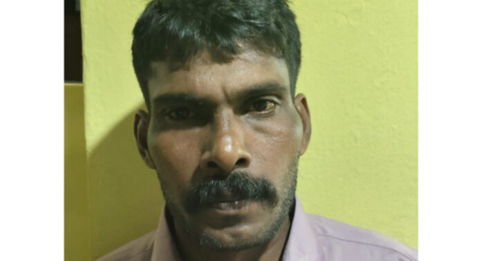 വിവാഹമോചന കേസ് : ഭാര്യയെയും മക്കളെയും ആക്രമിച്ച പ്രതി അറസ്റ്റിൽ വിവാഹമോചന കേസ് : ഭാര്യയെയും മക്കളെയും ആക്രമിച്ച പ്രതി അറസ്റ്റിൽ