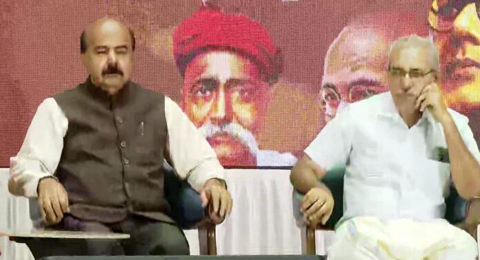 ‘വിജയതാരകം’ അനുമോദന സമ്മേളനത്തിൽ കേരള സർവകലാശാല വി.സി. മോഹനൻ കുന്നുമ്മലിന്റെ പാറ്റ പരാമർശം ‘വിജയതാരകം’ അനുമോദന സമ്മേളനത്തിൽ കേരള സർവകലാശാല വി.സി. മോഹനൻ കുന്നുമ്മലിന്റെ പാറ്റ പരാമർശം