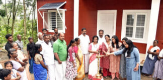 ഡോ.എം.എസ് സുനിലിന്റെ 383 -ാമത് സ്നേഹഭവനം സൂസന്നക്കും മകൾ അധീനയ്ക്കും കൈമാറി