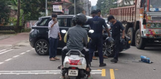 കുമ്പഴ – മണ്ണാറക്കുളഞ്ഞി റോഡില് അമിത വേഗതയില് വാഹനങ്ങളുടെ യാത്ര : അപകടങ്ങള് പതിവ്