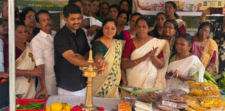 നാറാണംമൂഴി ഗ്രാമ പഞ്ചായത്ത് സി.ഡി.എസിന്റെ നേതൃത്വത്തില് ഓണച്ചന്ത